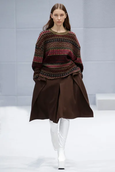 Look 28